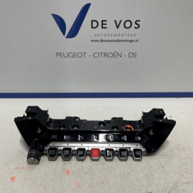 Peugeot 208 1.2 Vti 12V PureTech 100 Kachel Bedieningspaneel 2021 98404590XU
