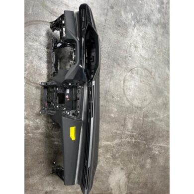 Peugeot 308 1.2 PureTech Hybrid 136 Armaturenbrett 2022 98392743ZD