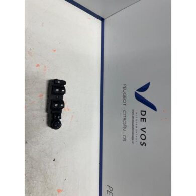 Peugeot 3008 1.2 12V PureTech Hybrid 48V Multi-functional window switch 2022 98423400ZD
