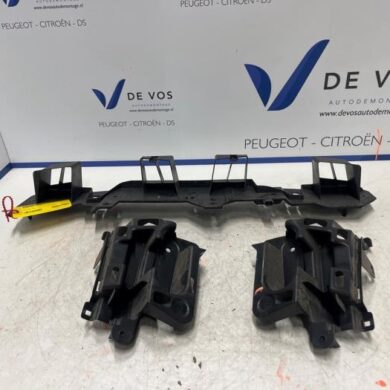 Peugeot 208 1.2 Vti 12V PureTech 100 Bumperframe achter 2021 9823208980