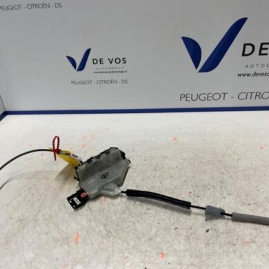 Peugeot 508 1.5 BlueHDi 130 Front door lock mechanism 4-door, right 2019 9816520280