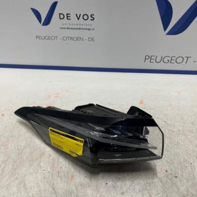 Peugeot 308 1.5 Blue HDi 130 16V Taillight, left 2021 9835299580