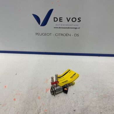 Peugeot 308 1.5 Blue HDi 130 16V Adblue injector YHZ 2021 9842811780