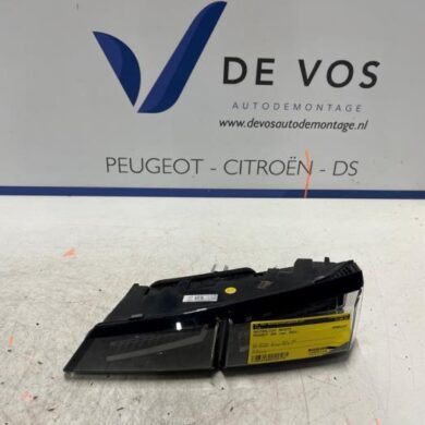 Peugeot 308 1.5 Blue HDi 130 16V Rücklicht rechts 2021 9835300380