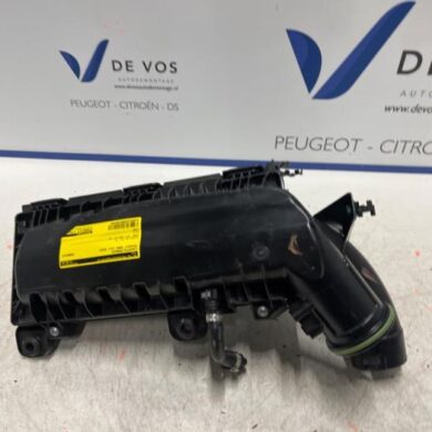 Peugeot 3008 1.2 12V PureTech Hybrid 48V Luchtfilterhuis HN09 2022 9845151280