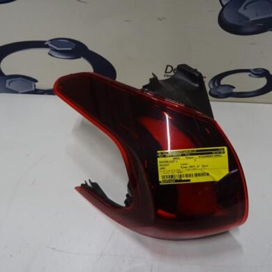 Peugeot 2008  Achterlicht links 2017 9814747880-9826730480
