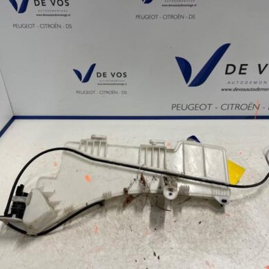 Citroen C5 Aircross 1.2 e-THP PureTech 130 Front windscreen washer reservoir 2021 9826400780