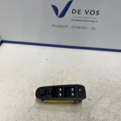 Peugeot 308 1.2 12V e-THP PureTech 110 Multi-functional window switch 2018 98248414ZD