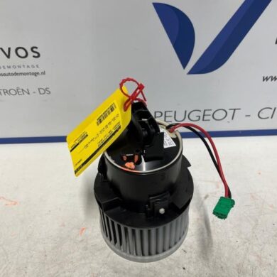 Peugeot 308 1.2 12V e-THP PureTech 110 Heating and ventilation fan motor 2018 1610497180