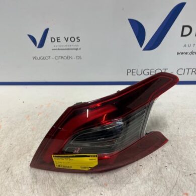 Peugeot 308 1.2 12V e-THP PureTech 110 Rücklicht rechts 2018 9823728580