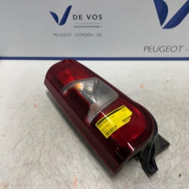 Peugeot Partner 1.2 PureTech 110 Achterlicht links 2020 9819235880