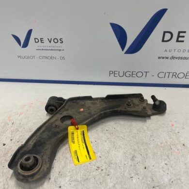 Citroen C5 Aircross 1.2 e-THP PureTech 130 Front wishbone, right 2021 9816865480-9846329080