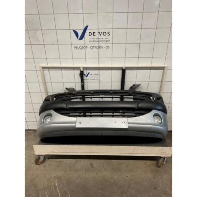 Peugeot 1007 1.4 Front bumper 2005 7401GK-7414HJ-7452EEN