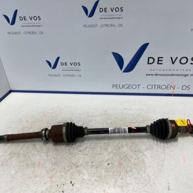 Peugeot 308 1.2 12V e-THP PureTech 110 Aandrijfas rechts-voor HNP 2018 9820471180-1612466980 20V249