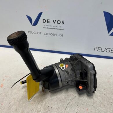 Peugeot 308 1.6 HDiF 16V Power steering pump 9HD 2013 1610013780-1680892580