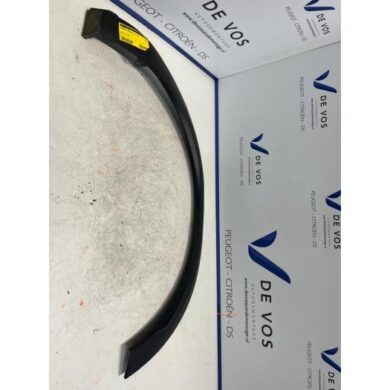 Citroen C5 Aircross 1.2 e-THP PureTech 130 Wheel arch strip 2021 98168336XT