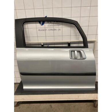 Peugeot 1007 1.4 Door 2-door, right 2005 9004V9