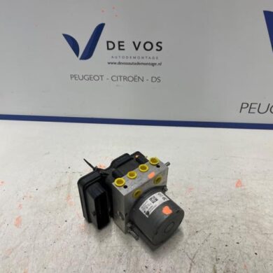 Peugeot 5008 1.6 16V PureTech 180 ABS pump 5GF 2019 1647861580