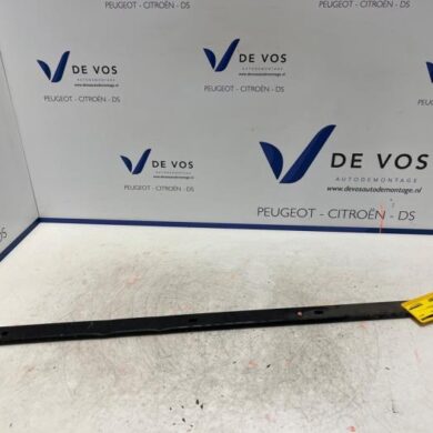 Citroen C3 Aircross 1.2 e-THP PureTech 110 Radiator bar 2022 3502CT