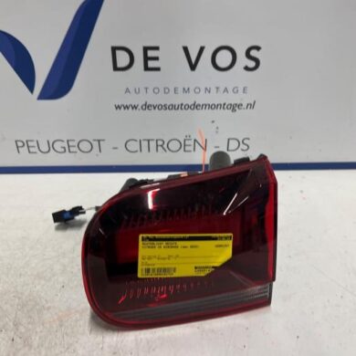 Citroen C5 Aircross 1.2 PureTech Hybrid 136 Rücklicht rechts 2022 9845247380