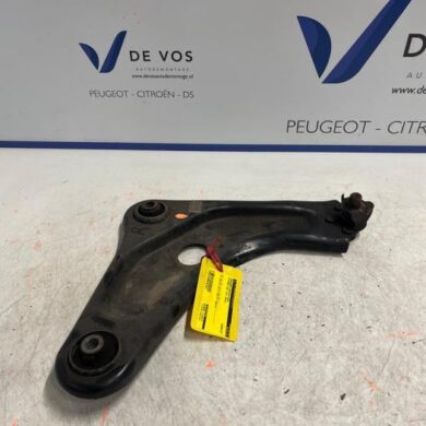 Citroen DS3 1.2 12V PureTech 110 S&S Draagarm rechts-voor 2018 9810588180