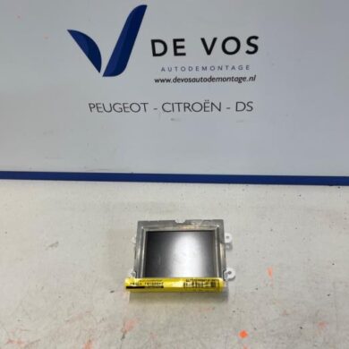 Peugeot 2008 1.2 12V e-THP PureTech 110 Display Interieur HNZ 2017 1623840180-1638944680-9816242580