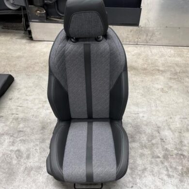 Peugeot 408 1.2 Hybrid 136 Stoel rechts 2022 9813461080-9832588480