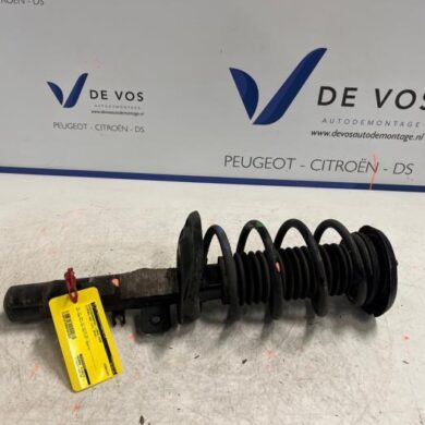Citroen DS3 1.2 12V PureTech 110 S&S Schokdemperpoot links-voor 2018 9825684680