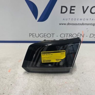 Peugeot 3008 1.2 12V PureTech Hybrid 48V Taillight, right 2022 9836231380