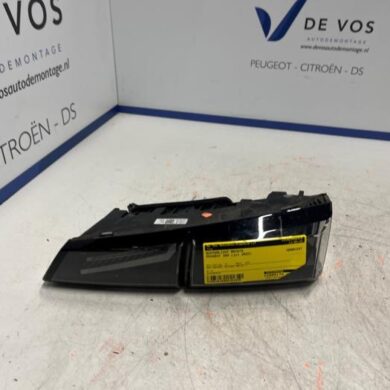 Peugeot 308 1.2 PureTech Hybrid 136 Rücklicht rechts 2022 9835300380