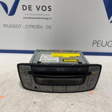 Peugeot 107 1.0 12V Radio CD Speler 2010 6564K6