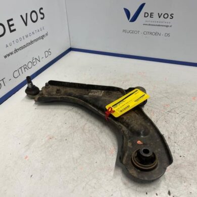Peugeot 308 1.2 12V PureTech 130 Front wishbone, left 2021 9846329780