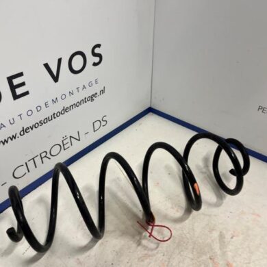 Peugeot 3008 1.2 12V PureTech Hybrid 48V Rear coil spring 2022 9815577880