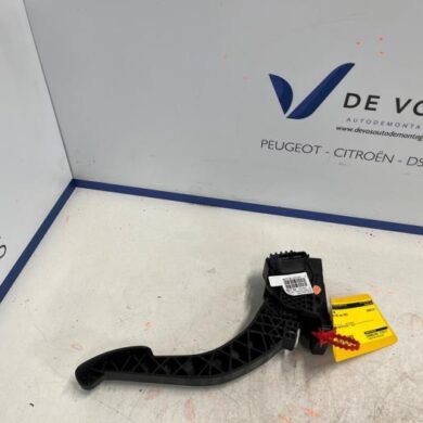 Peugeot 408 1.2 Hybrid 136 Accelerator pedal 2022 9845116580