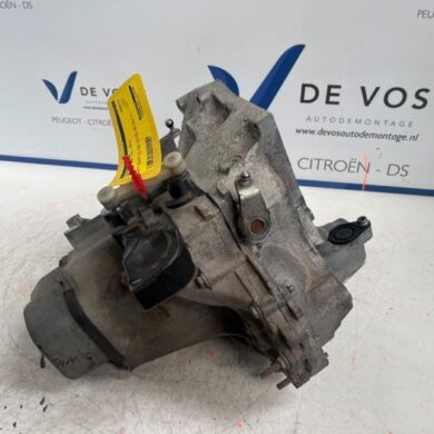 Peugeot 2008 1.2 Vti 12V PureTech 82 Versnellingsbak HMZ 2017 9803846180-1608887480 20CR14
