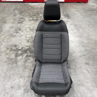 Citroen C5-X  Seat, right 2023 YL01929280-YL01923380