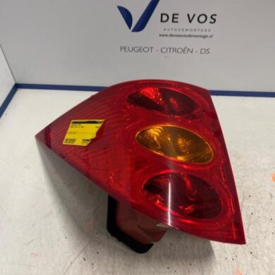 Peugeot 1007 1.4 Taillight, left 2005 6350V5