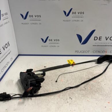 Peugeot 1007 1.4 Sliding door motor, right 2005 9138P6