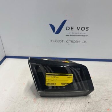 Peugeot 3008 1.2 12V PureTech Hybrid 48V Taillight, left 2022 9836231480