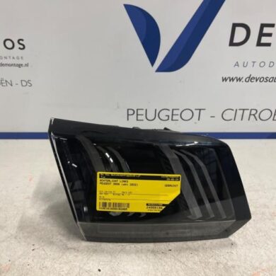 Peugeot 3008 1.2 12V PureTech Hybrid 48V Achterlicht links 2022 9836231480