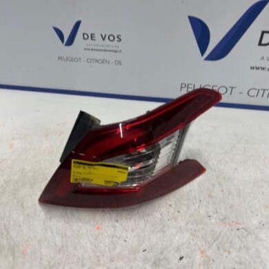 Peugeot 308 1.2 12V e-THP PureTech 130 Taillight, right 2017 9677817580