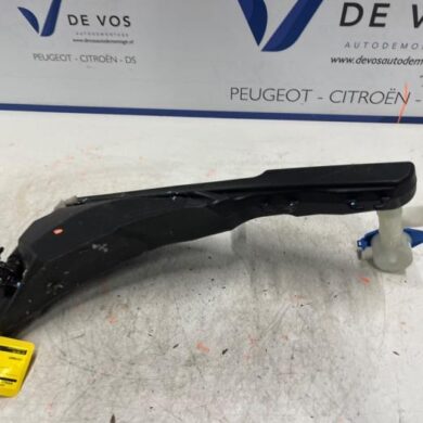 Peugeot 308 1.5 Blue HDi 130 16V Front windscreen washer reservoir 2021 9843214980