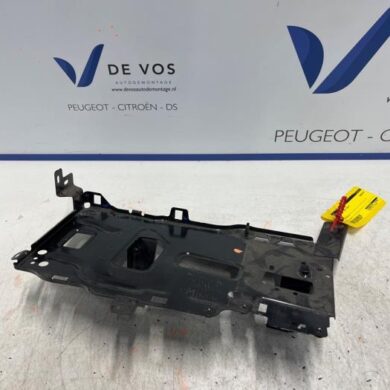 Peugeot 308 1.5 Blue HDi 130 16V Battery box 2021 9815288480
