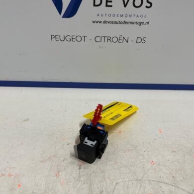 Citroen C5-X  Parking brake switch HN09 2023 YL001124ZD