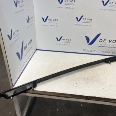 Citroen C4 Cactus 1.2 PureTech 82 12V Dakrail rechts 2016 1611394380