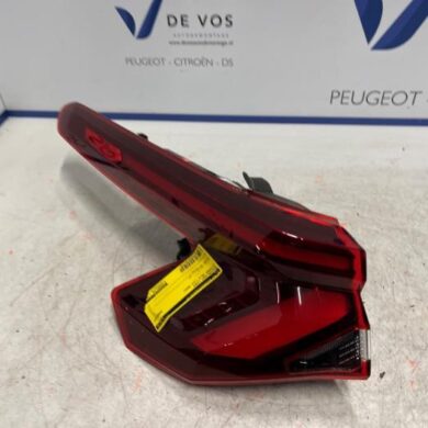 Citroen C5-X  Taillight, left 2023 YL01881180