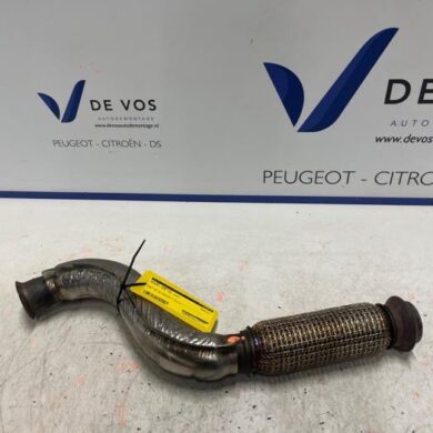 Peugeot 3008 1.2 12V PureTech Hybrid 48V Exhaust front section HN09 2022 9818370380