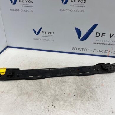 Peugeot 308 1.5 Blue HDi 130 16V Radiator bar 2021 9814630380