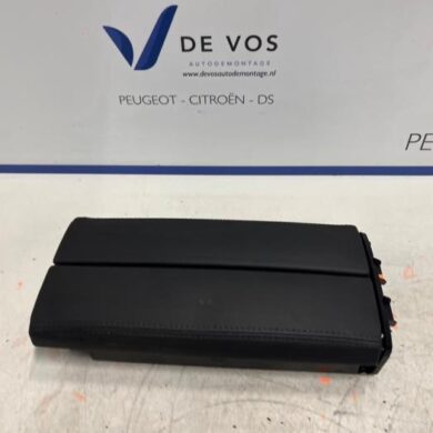 Citroen C5-X  Armrest 2023 YL01937880