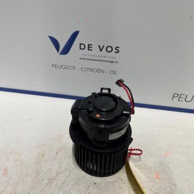 Peugeot 308 1.2 12V PureTech 130 Heizung Belüftungsmotor 2021 9837609380